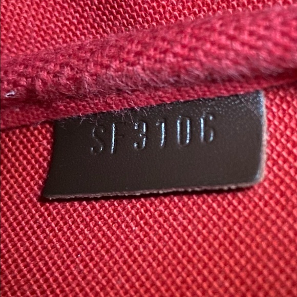 LOUIS VUITTON Damier Ebene Mini Pochette Accessoires - Picture 7 of 7